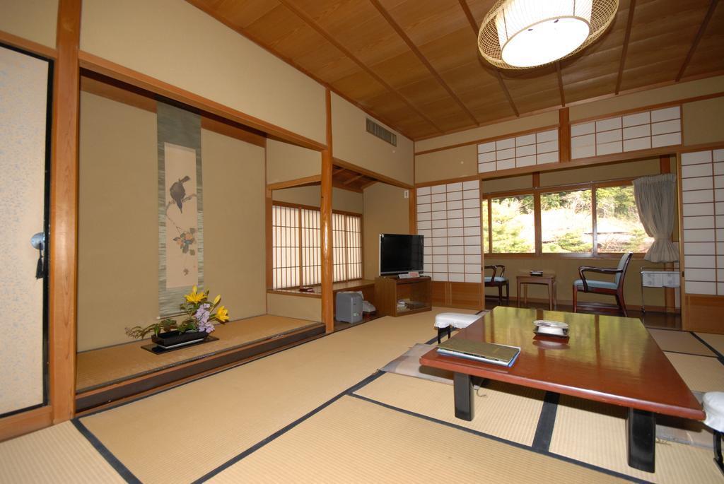 Sansuien Hotel Yamaguchi Room photo
